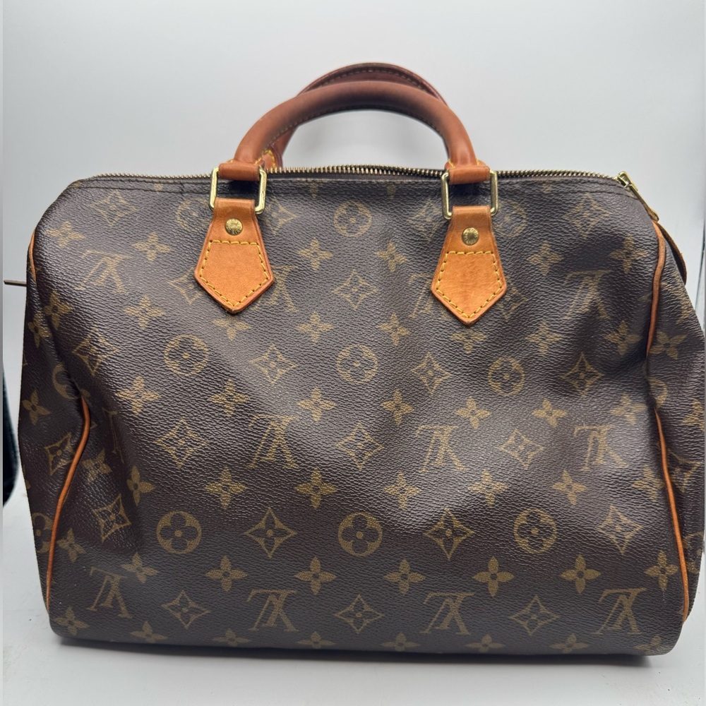 Louis  Vuitton Monogram Canvas Speedy 30